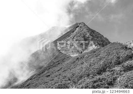 日本百名山八ヶ岳登山 赤岳展望荘から見る赤岳山頂 新聞広告用 日本百名山八ヶ岳登山 赤岳展望荘から見る赤岳山頂 新聞広告用 123494663