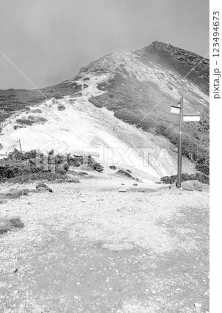日本百名山八ヶ岳登山 赤岩ノ頭から見る硫黄岳 新聞広告用 日本百名山八ヶ岳登山 赤岩ノ頭から見る硫黄岳 新聞広告用 123494673