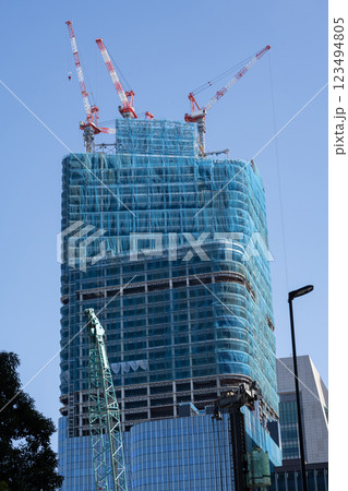 東京日本橋の建設中の高層ビル 123494805