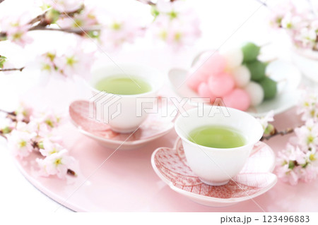 お茶と三色団子 さくらの花 お茶と三色団子 さくらの花 123496883