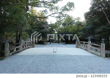 お伊勢参り、伊勢神宮内宮 123498333