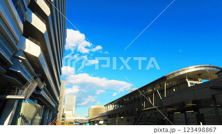 豊洲駅と市場前駅界隈の風景 123498867