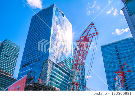 日本の東京都市景観 3月だが春のような陽気。渋谷駅再開発のクレーンや太陽光を反射するビルを望む=2日 日本の東京都市景観 3月だが春のような陽気。渋谷駅再開発のクレーンや太陽光を反射するビルを望む=2日 123500981