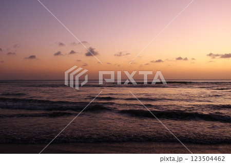 クタ・レギャン　バリ島　インドネシア 123504462