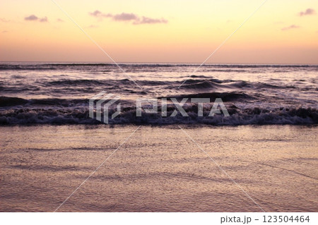 クタ・レギャン　バリ島　インドネシア 123504464