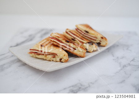 french toast french toast 123504981