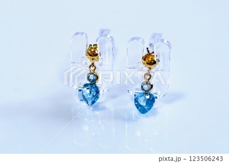 金色の美しいブルートパーズピアス 金色の美しいブルートパーズピアス 123506243