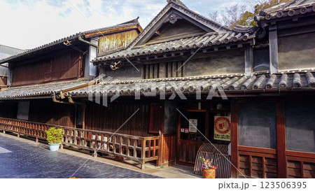 はけたら町並み保存地区の古い日本家屋 はけたら町並み保存地区の古い日本家屋 123506395