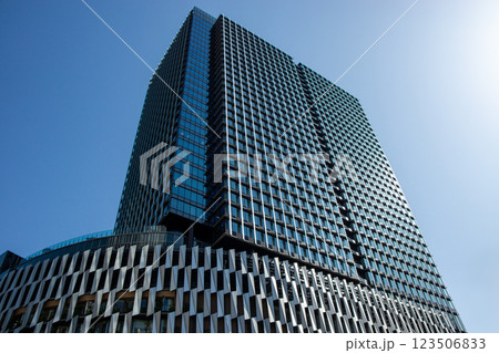 青空とリニューアルした阪神梅田本店 青空とリニューアルした阪神梅田本店 123506833