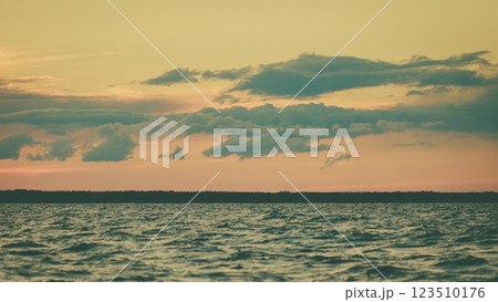 Beautiful sunset on the ocean sea Beautiful sunset on the ocean sea 123510176