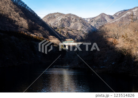 【会津鬼怒川線】スポットライトが当たる特急リバティ会津 123514826