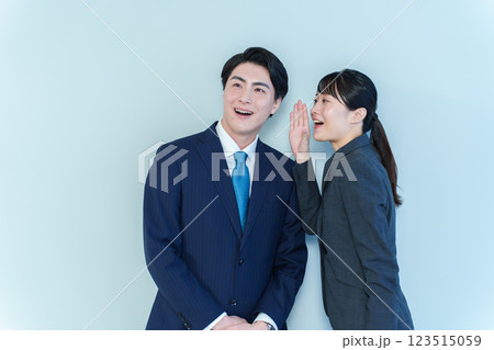 ビジネスパーソン　内緒話 123515059