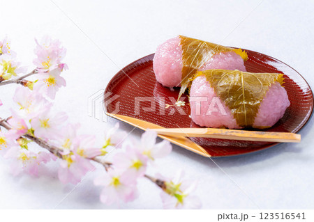 【春素材】桜餅・関西風桜餅・道明寺【食べ物素材】 123516541