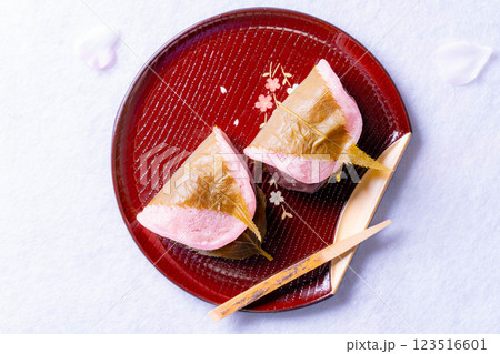 【春素材】桜餅・関東風桜餅【食べ物素材】 123516601