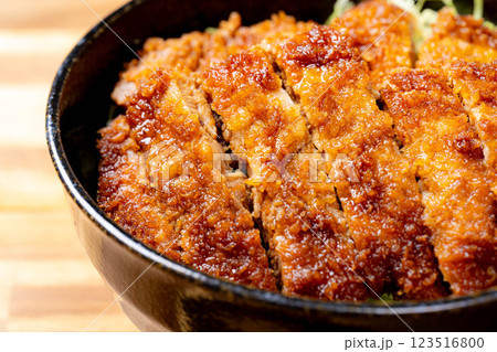 【食べ物素材】どんぶりに盛られたソースカツ丼【郷土料理】 【食べ物素材】どんぶりに盛られたソースカツ丼【郷土料理】 123516800