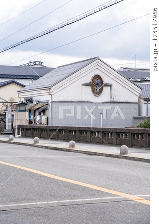 京都市伏見区横大路　富翁（トミオー）　北川本家　酒造会社の直営ショップ　おきな屋　 123517986