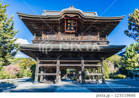 鎌倉　重要文化財　建長興国禅寺山門（三門） 123519666