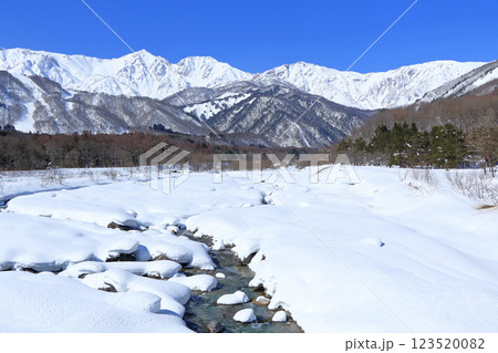 白馬大橋から望む冬の白馬三山 123520082