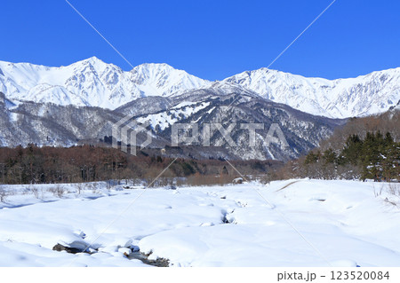 白馬大橋から望む冬の白馬三山 白馬大橋から望む冬の白馬三山 123520084