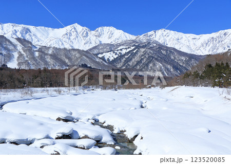 白馬大橋から望む冬の白馬三山 白馬大橋から望む冬の白馬三山 123520085