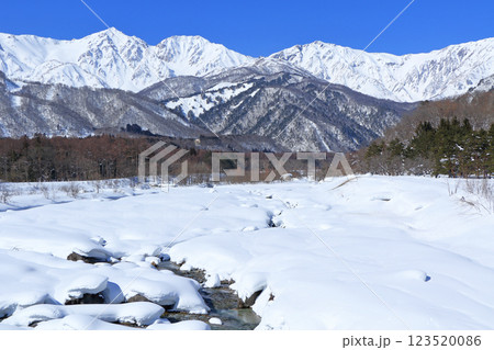 白馬大橋から望む冬の白馬三山 白馬大橋から望む冬の白馬三山 123520086