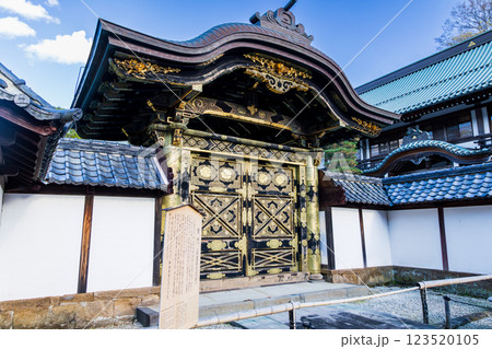 鎌倉 建長興国禅寺の唐門 鎌倉 建長興国禅寺の唐門 123520105