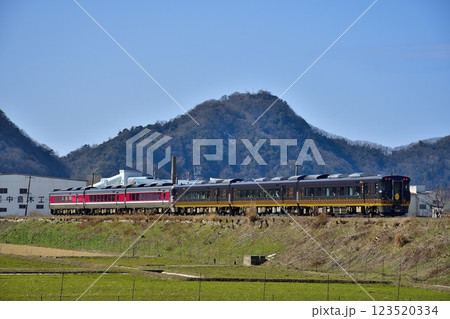 観光列車はなあかり 123520334