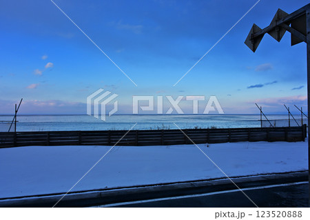 冬の北浜駅 冬の北浜駅 123520888