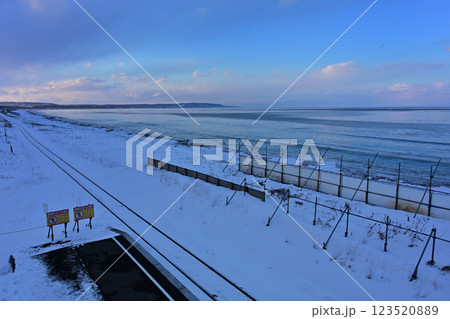 冬の北浜駅 冬の北浜駅 123520889