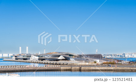 「神奈川県」横浜大桟橋・客船ターミナルの風景 123521481