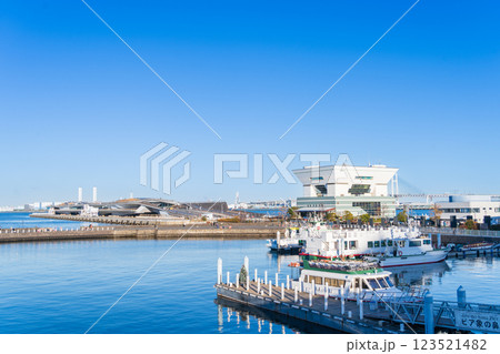 「神奈川県」横浜大桟橋・客船ターミナルの風景 「神奈川県」横浜大桟橋・客船ターミナルの風景 123521482