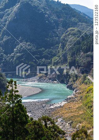 球泉洞から観える球磨川風景「地球が作り出した 3億年の自然の神秘 大鍾乳洞『球泉洞』」球磨郡球磨村 123522160