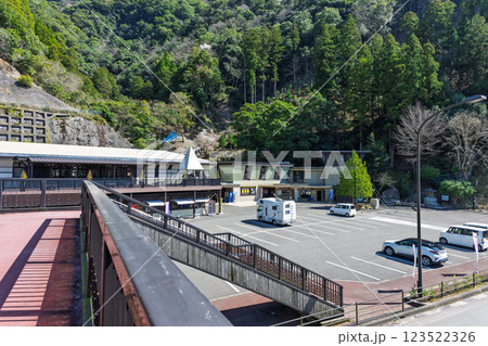 球泉洞・店舗・建物風景「地球が作り出した 3億年の自然の神秘 大鍾乳洞『球泉洞』」球磨郡球磨村 123522326