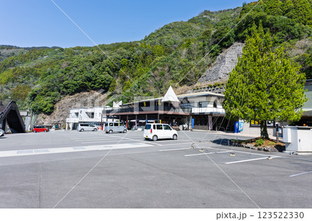 球泉洞・店舗・建物風景「地球が作り出した 3億年の自然の神秘 大鍾乳洞『球泉洞』」球磨郡球磨村 球泉洞・店舗・建物風景「地球が作り出した 3億年の自然の神秘 大鍾乳洞『球泉洞』」球磨郡球磨村 123522330