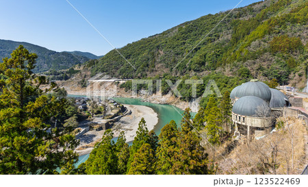 球泉洞周辺から観える球磨川「地球が作り出した 3億年の自然の神秘 大鍾乳洞『球泉洞』」球磨郡球磨村 123522469