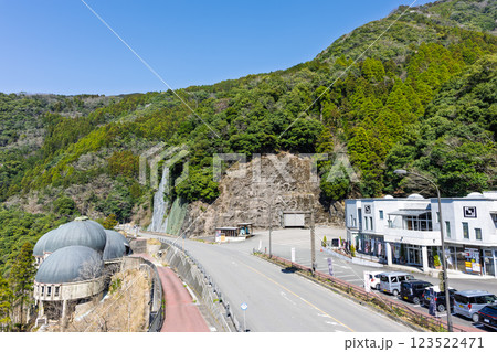 球泉洞・店舗・建物風景「地球が作り出した 3億年の自然の神秘 大鍾乳洞『球泉洞』」球磨郡球磨村 123522471