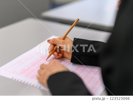試験 試験 123523098