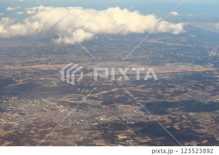 空から見る成田空港（千葉県成田市） 123523892