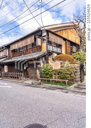 京都市伏見の船宿 寺田屋(幕末維新の寺田屋事件の舞台)旅籠 京都市伏見の船宿 寺田屋(幕末維新の寺田屋事件の舞台)旅籠 123524824