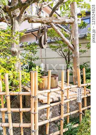 京都市伏見の船宿 寺田屋(幕末維新の寺田屋事件の舞台)井戸 京都市伏見の船宿 寺田屋(幕末維新の寺田屋事件の舞台)井戸 123524828