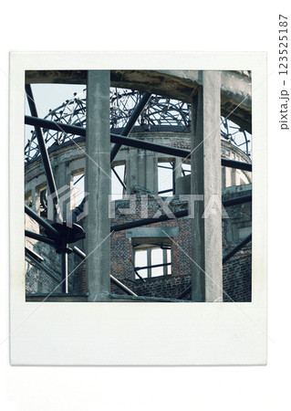 原爆ドーム　広島　ポラ風 123525187