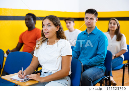 Girl studying in taxi driving school 123525760