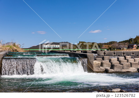 静岡県周智郡森町森 天竜浜名湖鉄道と沿線の風景 静岡県周智郡森町森 天竜浜名湖鉄道と沿線の風景 123526782
