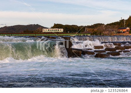 静岡県周智郡森町森 天竜浜名湖鉄道と沿線の風景 静岡県周智郡森町森 天竜浜名湖鉄道と沿線の風景 123526864