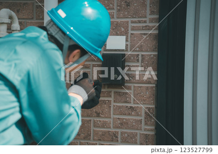 電気工事士　インターホン修理 123527799