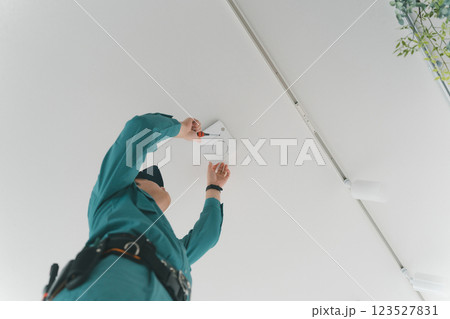 電気工事士 LAN工事 電気工事士 LAN工事 123527831