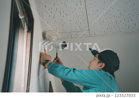 防犯カメラ設置工事業者 123527833