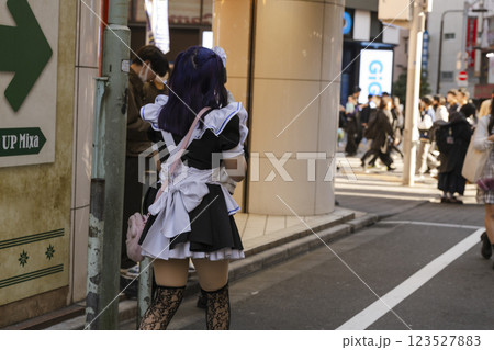 コンカフェ嬢の後ろ姿 コンカフェ嬢の後ろ姿 123527883