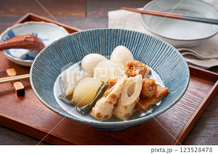 おでん - 和の食卓を彩る冬の定番料理 123528478