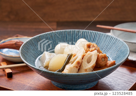 おでん - 和の食卓を彩る冬の定番料理 123528485